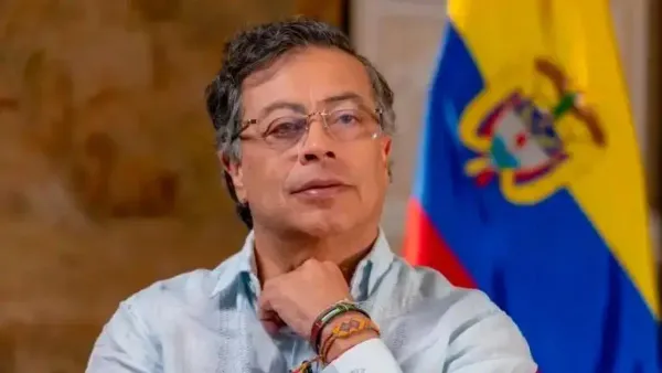 "¿Van a reparar su ofensa?": Presidente Gustavo Petro a la prensa colombiana luego que abogado de alias Fito desmintiera vínculos con el mandatario