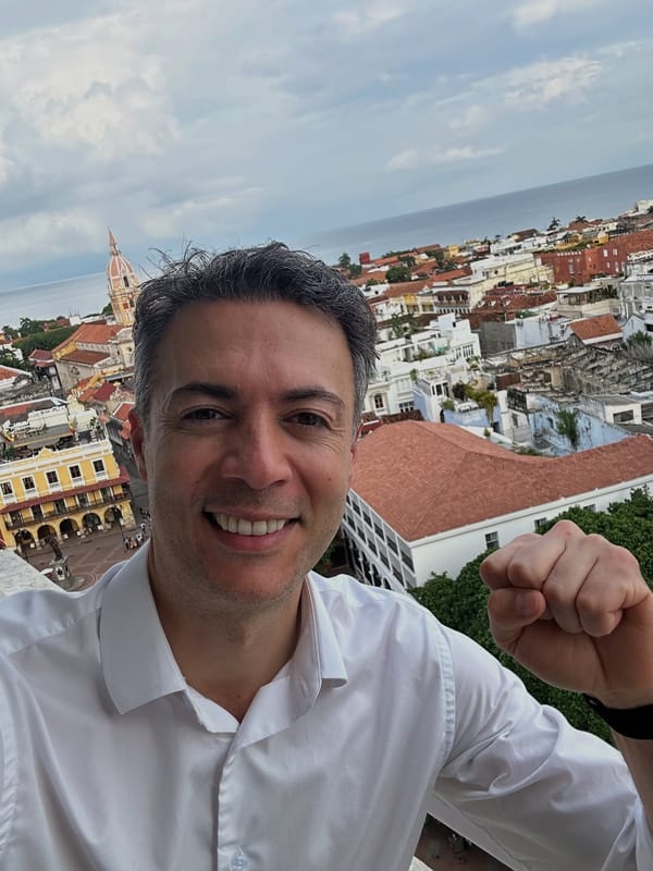Daniel Quintero se bajó del bus consulta del Pacto Histórico