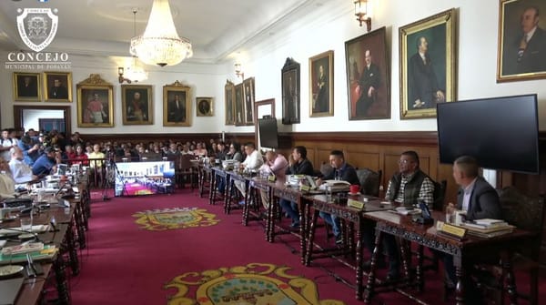 Reconocimiento a los concejales que eligieron la dignidad sobre el cálculo político