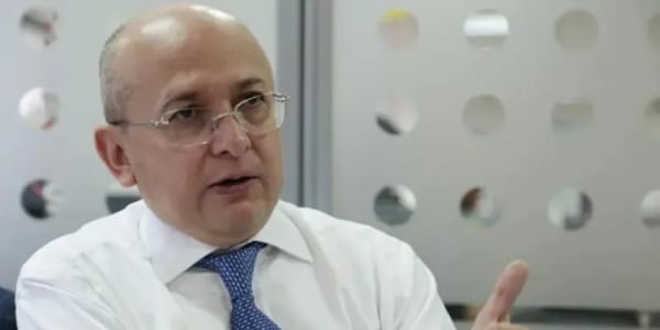 “Cuídese mucho: en palacio hay traidores que acechan con dagas peligrosas. Un abrazo”, el mensaje de Eduardo Montealegre al renunciar como ministro de justicia