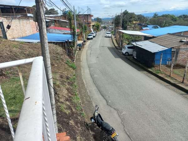 En la Vereda de Torres de Popayán las familias se levantan a la madrugada para poder recoger agua y preparar la comida