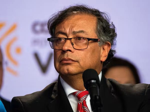 "Los diálogos con Donald Trump es de tú a tú, acá nadie debe arrodillarse": Gustavo Petro