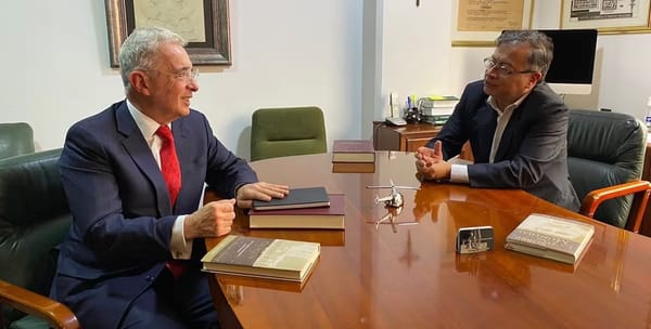 Petro convoca a la recolección de firmas para una Constituyente tras fallo que absuelve a Álvaro Uribe