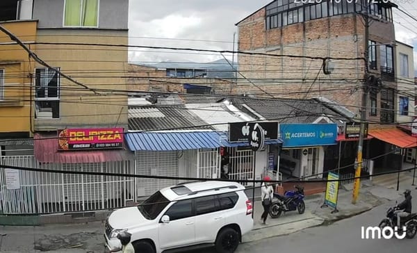 Delincuentes, armados, llegaron caminando a un local de Popayán para después asaltar a su propietario