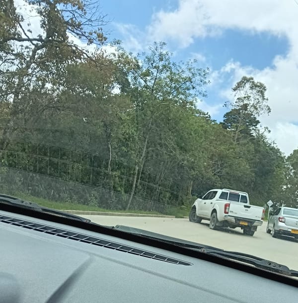 Conductor de camioneta fue atacado con arma de fuego en la vía Popayán-Coconuco