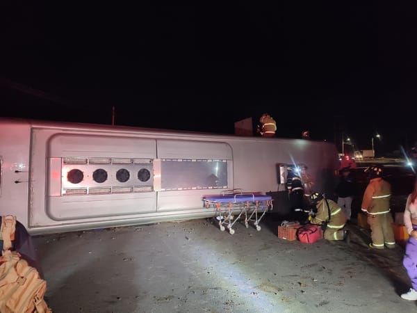 Tres muertos y más de 15 heridos deja volcamiento de un bus en el norte de Popayán