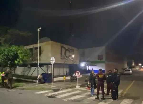 Alerta por atentado con explosivo contra sede de RCN en Cali; disidencias de las Farc aceptaron ser los responsables