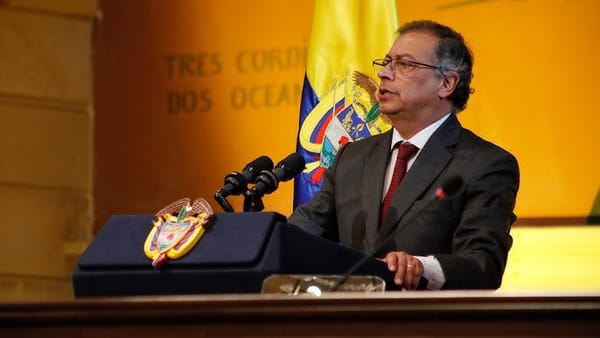 “Congresistas parásitos”: Petro arremete contra el Legislativo y pide un cambio profundo en el país