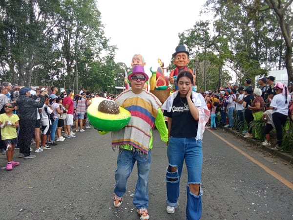 Gran Desfile de Pubenza 2026 llenó de alegría a los payaneses