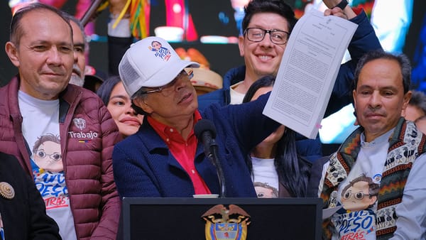 Petro ratifica salario mínimo de $2 millones para 2026 pese a lío jurídico