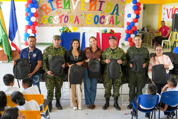 500 kits escolares fortalecen los sueños de la niñez en Argelia