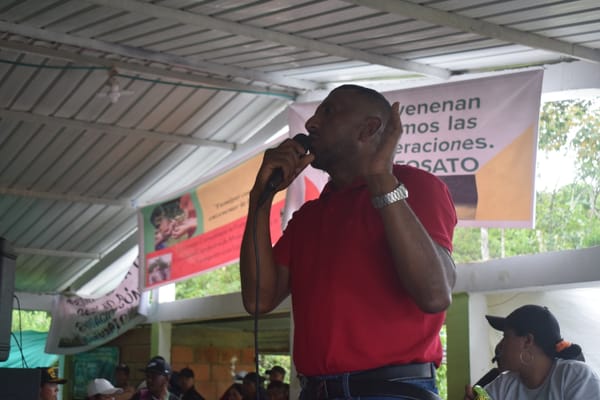 “Los campesinos de Morales, Cauca, estamos prestos a erradicar como muestra de voluntad de paz y de aportar a la solución al tema de los cultivos de uso ilícito”: César Pillimué