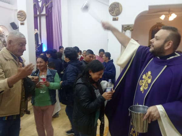En la Comuna Cinco, la Iglesia se convierte en refugio social y esperanza comunitaria