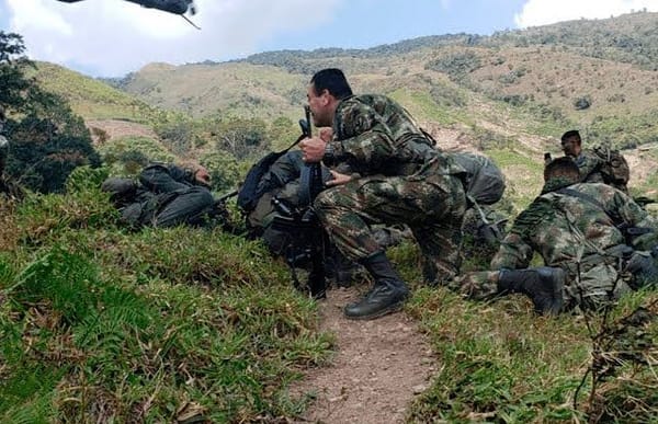 Arde el norte del Cauca: dos soldados heridos tras combates entre el Ejército y las disidencias de las Farc