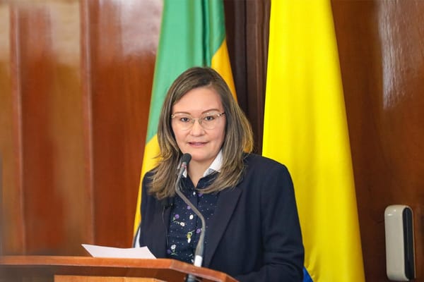 Rusinque no se baja: su nombre reaparece para liderar la SIC tras ajuste legal