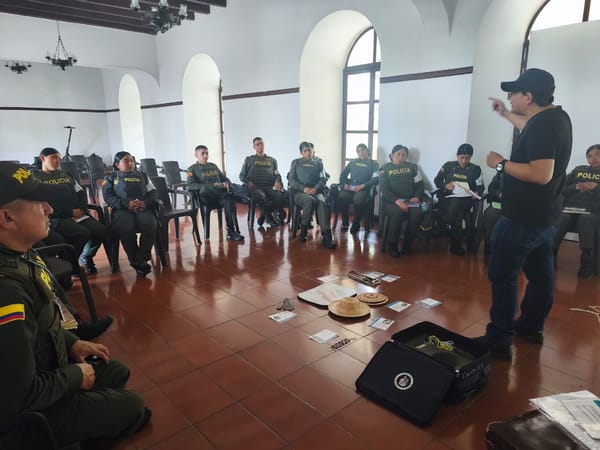 Museo Nacional Guillermo Valencia capacita a auxiliares de Policía para fortalecer el turismo religioso en Semana Santa
