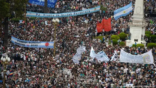 Argentina se lanza a las calle a 50 años del comienzo de la sangrienta dictadura