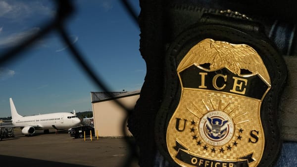 Crisis en aeropuertos de EE. UU.: gobierno despliega agentes migratorios ante colapso en seguridad