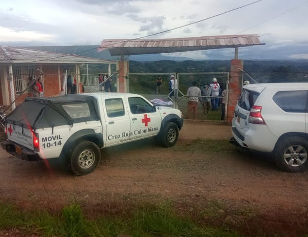 Defensoría del Pueblo y Cruz Roja ayudaron al trasladado de los cuerpos de las seis personas masacradas en La Meseta