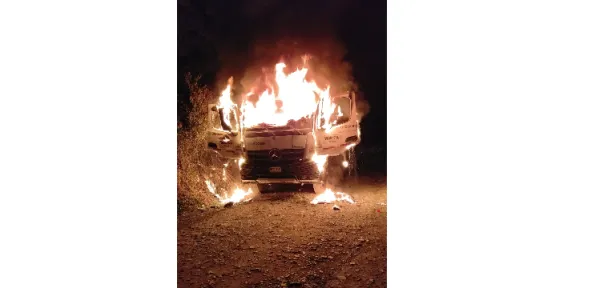 Urbaser suspende la recolección de basuras en Popayán tras incineración de un camión compactador