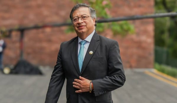 Gustavo Petro reitera su propuesta de convocar una constituyente para modificar la Constitución de 1991