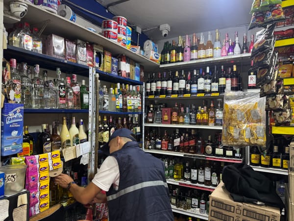 Operativos de control anti contrabando arrojan decomisos y procesos de cierre en zonas comerciales de Popayán