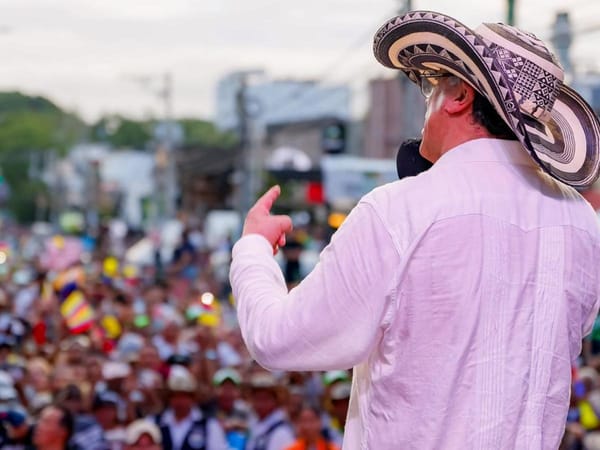 “La democracia consiste en que el pueblo le da órdenes al presidente”: presidente Petro en diálogo con estudiantes de Sucre