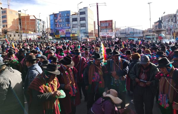 Crece la tensión en Bolivia: campesinos y vecinos bloquean accesos entre El Alto y La Paz