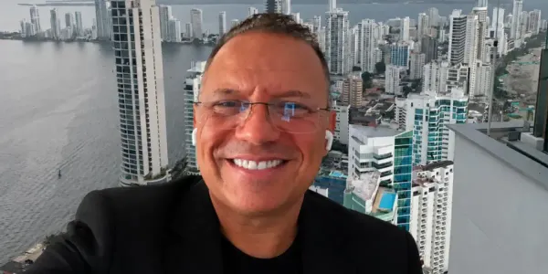 esalojo de Santiago Botero genera controversia en plena campaña