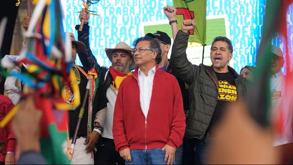 Comisión de Acusación suspende temporalmente al presidente Gustavo Petro por presunta participación en política