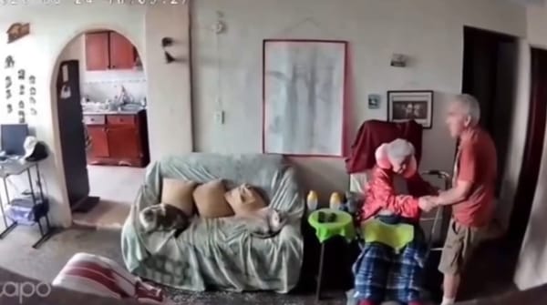 "Amor, no te vayas": el abrazo de una pareja de adultos mayores que conmovió a Venezuela durante el terremoto
