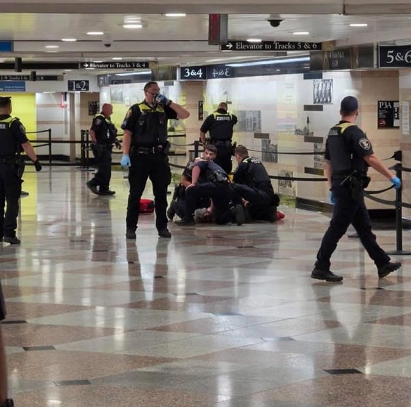 Seis personas fueron apuñaladas en estación de tren de Nueva York en medio de máxima alerta de seguridad