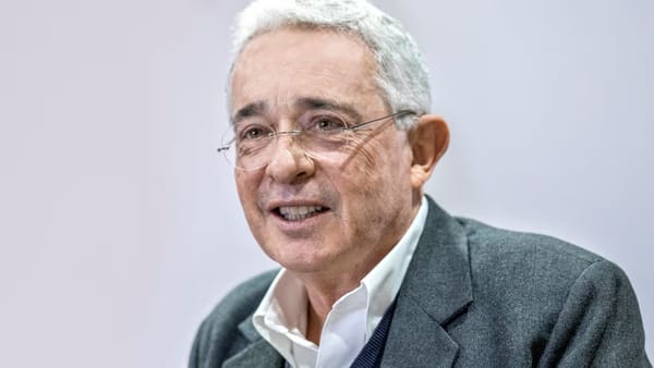Álvaro Uribe denuncia posible orden de captura y cuestiona actuación de la Fiscalía