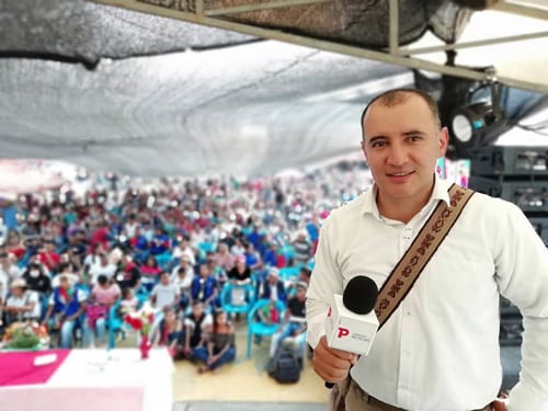Periodista Camilo Fajardo denuncia señalamientos injuriosos de la Fiscalía por el cubrimiento de la liberación de nueve secuestrados en el Cauca