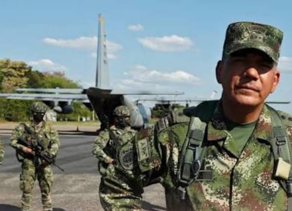 Abelardo de la Espriella designa como ministro de Defensa a general retirado bajo el gobierno Petro