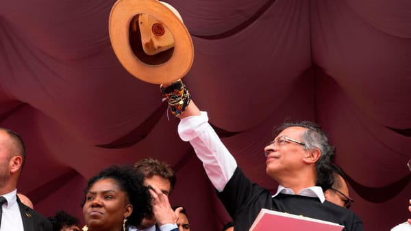 Gustavo Petro se despide en Ciudad Bolívar, acusa a Trump de intervenir para elegir a De la Espriella y advierte que liderará la oposición desde las calles
