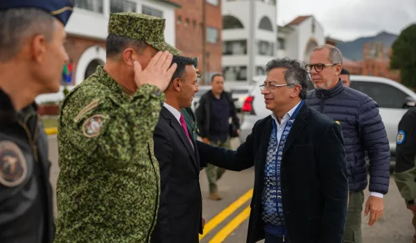Presidente Gustavo Petro ordenó que ningún establecimiento militar sea usado para posesión de Abelardo de la Espriella
