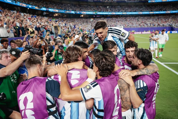 Argentina volvió a sufrir, pero Julián Álvarez los metió a la semifinal con un golazo