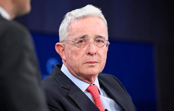 Fiscalía aplaza indagatoria de Álvaro Uribe por masacre de El Aro: diligencia será en agosto