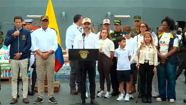 Abelardo no solo llevó balones, llegó con respuestas y ayudas a los damnificados de Buenaventura