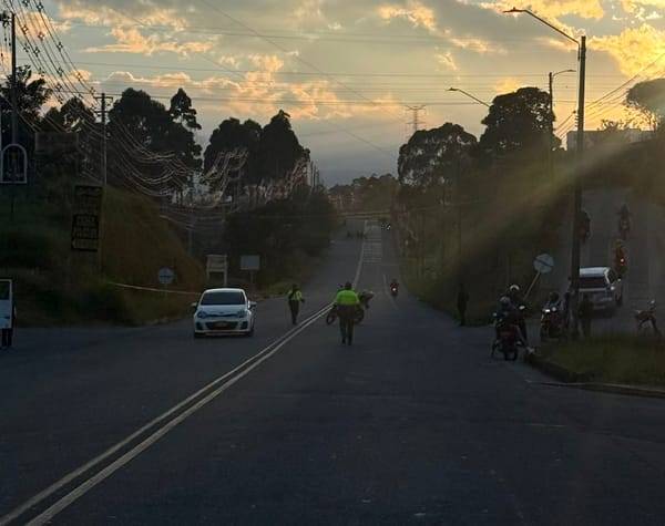 Alerta en la Variante Norte de Popayán por cilindro abandonado; Policía inspecciona el elemento