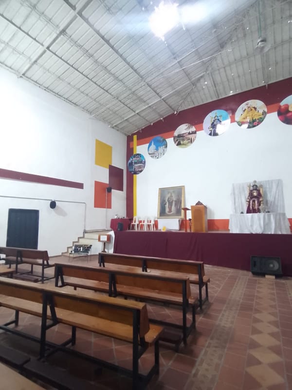 Ataque con explosivos contra la estación de Policía deja daños en el Teatro Parroquial San Isidro Labrador de El Tambo