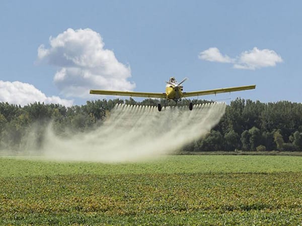 Gobierno elimina la norma que suspendía la fumigación aérea de cultivos ilícitos, pero aún no puede reanudarla
