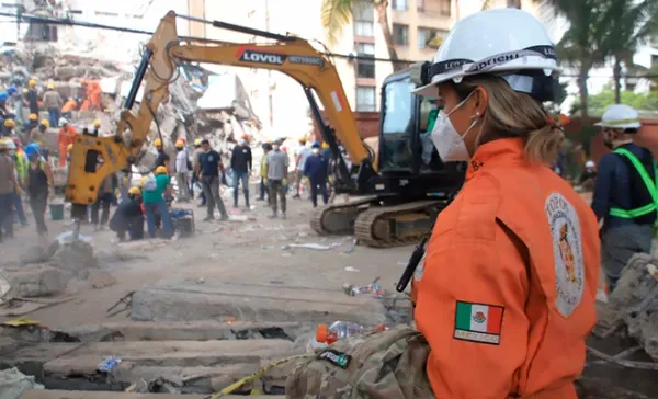 Los Topos Mexicanos ya salvan vidas en Cali tras el terremoto