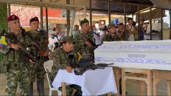 (vídeo) Disidencias entregan al CICR el cuerpo de soldado muerto en combates en El Tambo