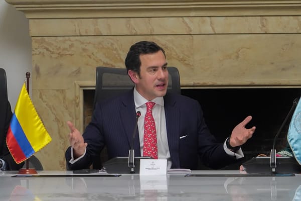 Gobierno reduce esquemas de seguridad de exfuncionarios de Petro: Lara explica la medida