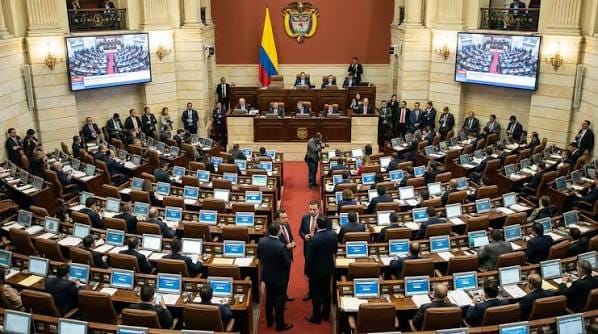 Congreso evalúa otorgar facultades extraordinarias a De la Espriella para reorganizar el Estado