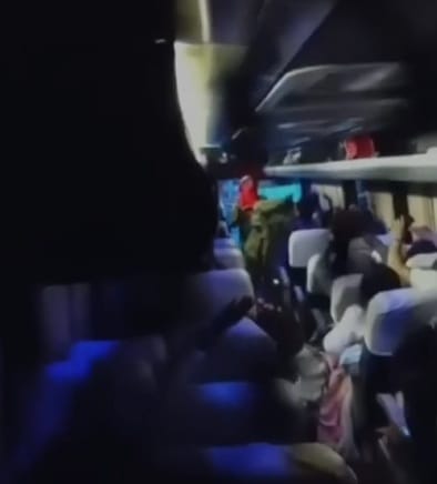 ¡Terror en la Panamericana! Pasajeros de un bus que iba de Cali a Tumaco fueron asaltados en plena vía internacional