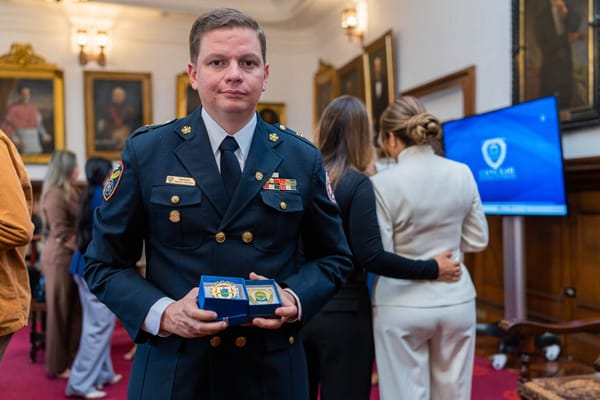 Concejo de Popayán condecora al comandante de Bomberos, Francisco José Arboleda Hartmann, con el Gran Escudo