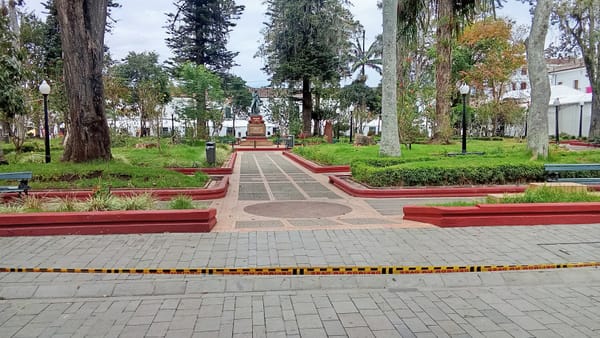 Alcalde comerciante, pero ajeno al drama de los vendedores del parque Caldas, el cual permanece cerrado